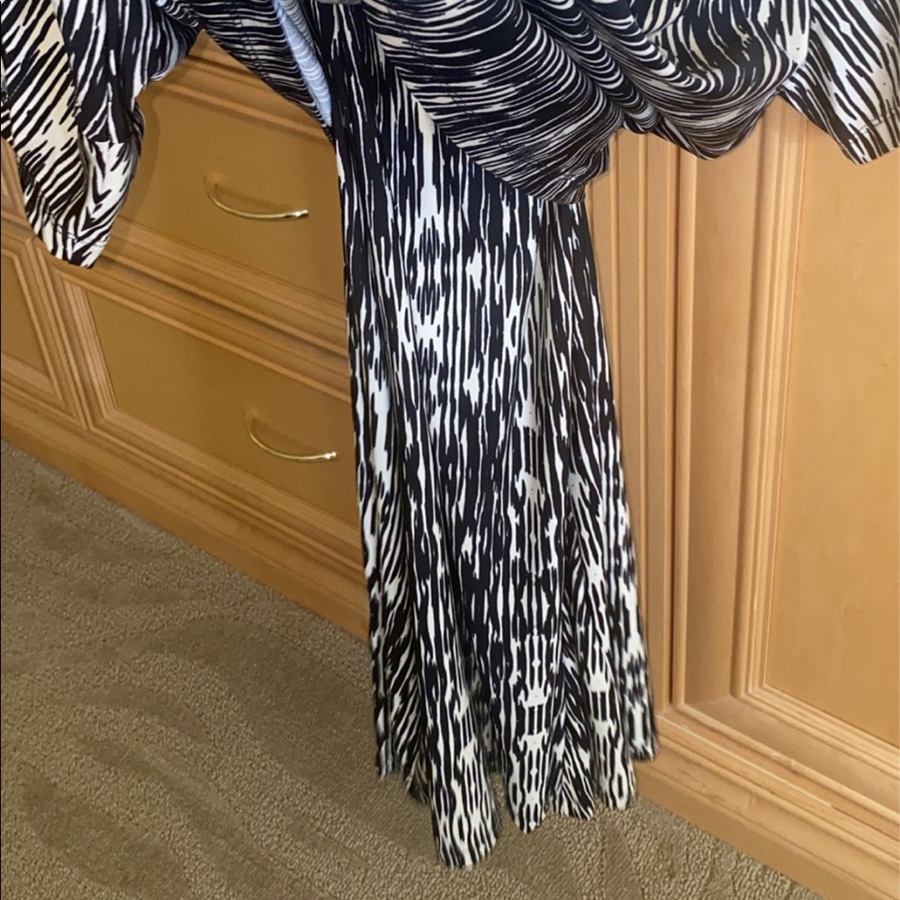 Women clothes - Picture 2 of 4